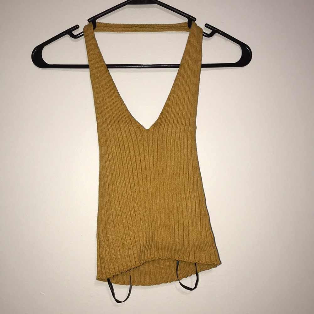 backless shirt